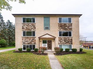 538 Eichler Dr APT 3S, West Dundee, IL 60118