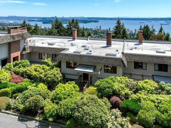2206 Folkestone Way #8, West Vancouver, BC V7S 2X7