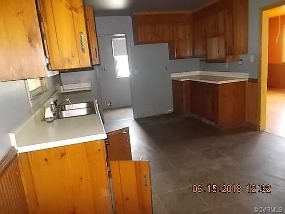 3rd image of 8919 Circlewood Dr