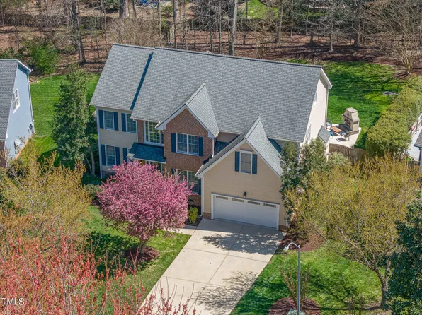 210 Arbordale Ct, Cary, NC 27518