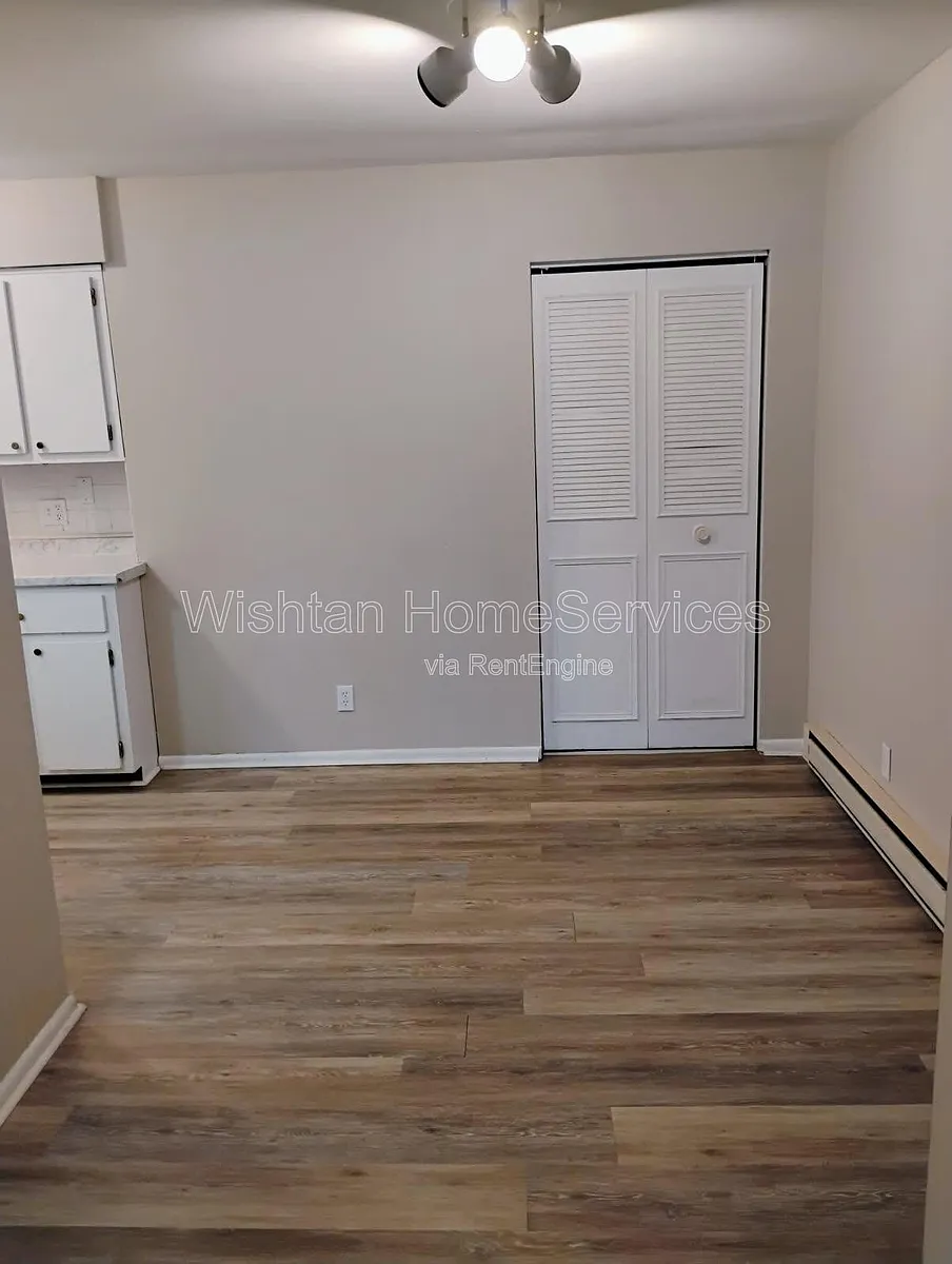 Building Photo - 218 Charleston Blvd #5