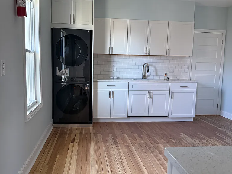 333-337 Ridgefield Ave #1 — Photo 5