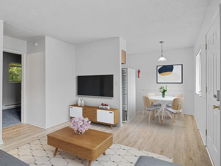 University Apartments — Photo 12