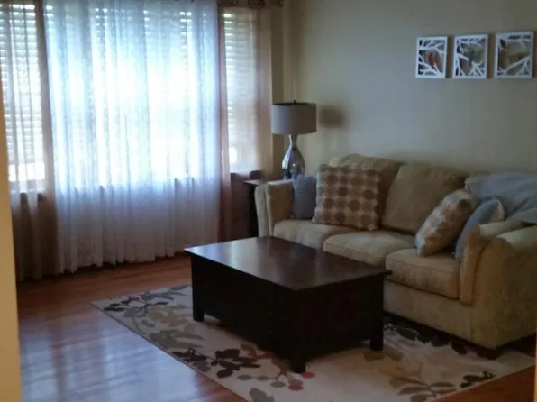 6217 Eichelberger St, Saint Louis, MO 63109