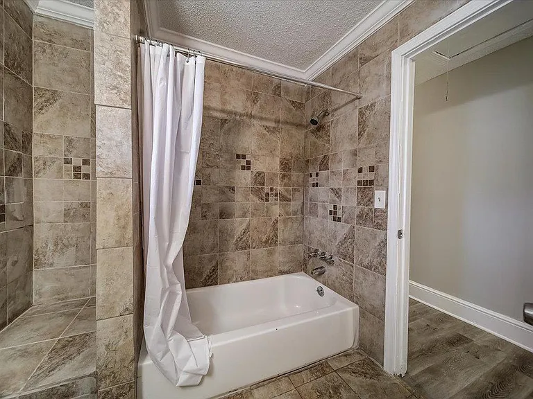 4610 Jones Rd — Photo 4