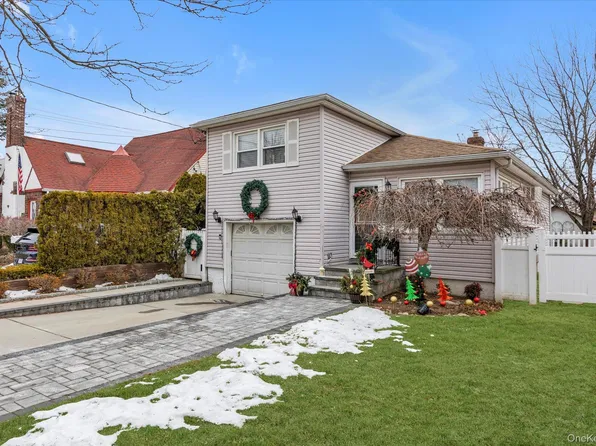 30 York Street, Malverne, NY 11565