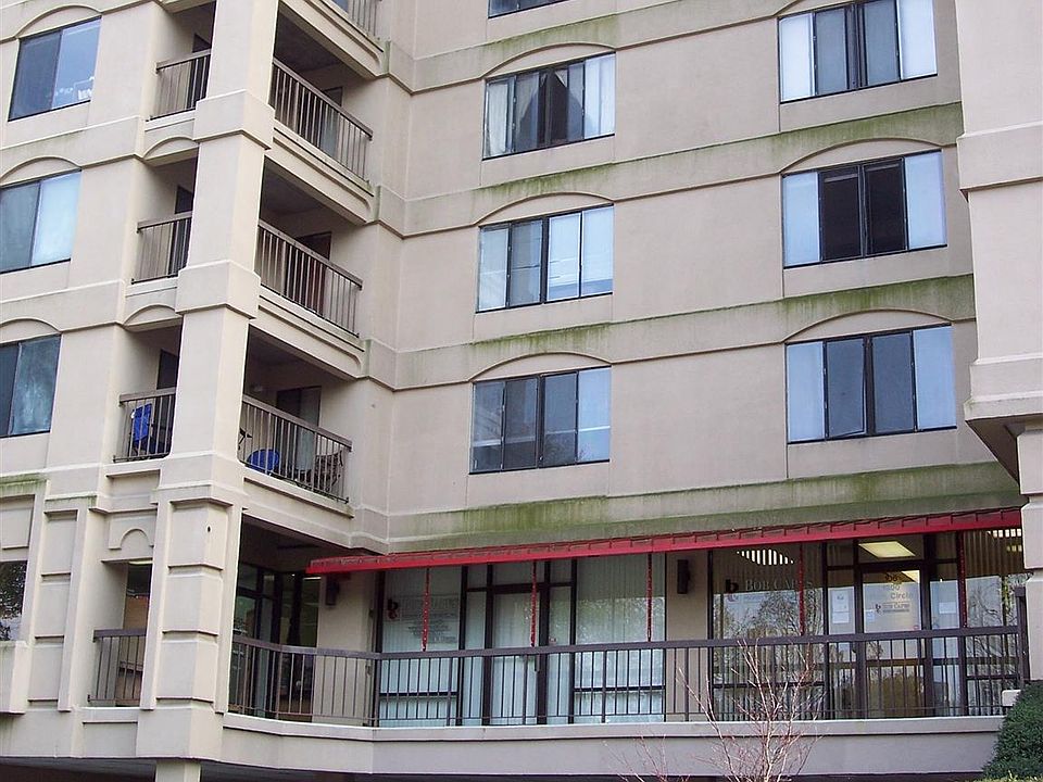 1st image of 1600 Park Cir APT 311