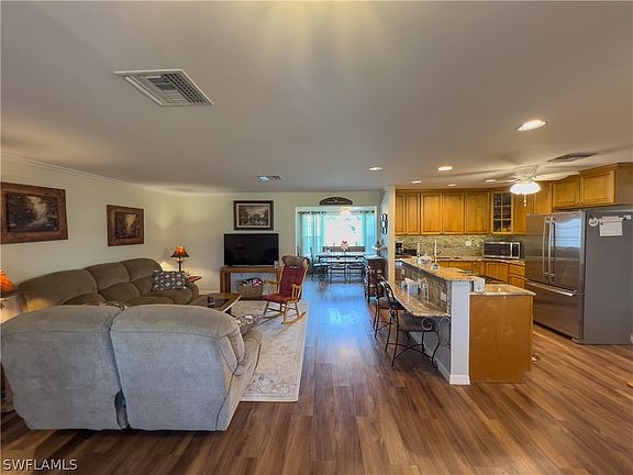 4th image of 4556 Tennyson Dr