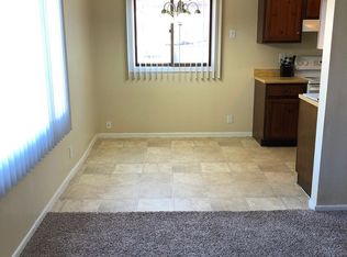 4011 Westover Rd SE APT 1, Cedar Rapids, IA 52403