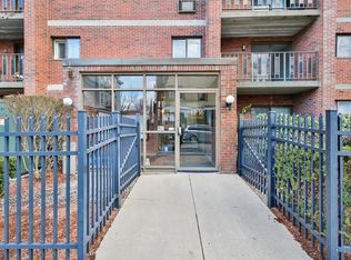 12-16 Ellery St #201, Cambridge, MA 02138