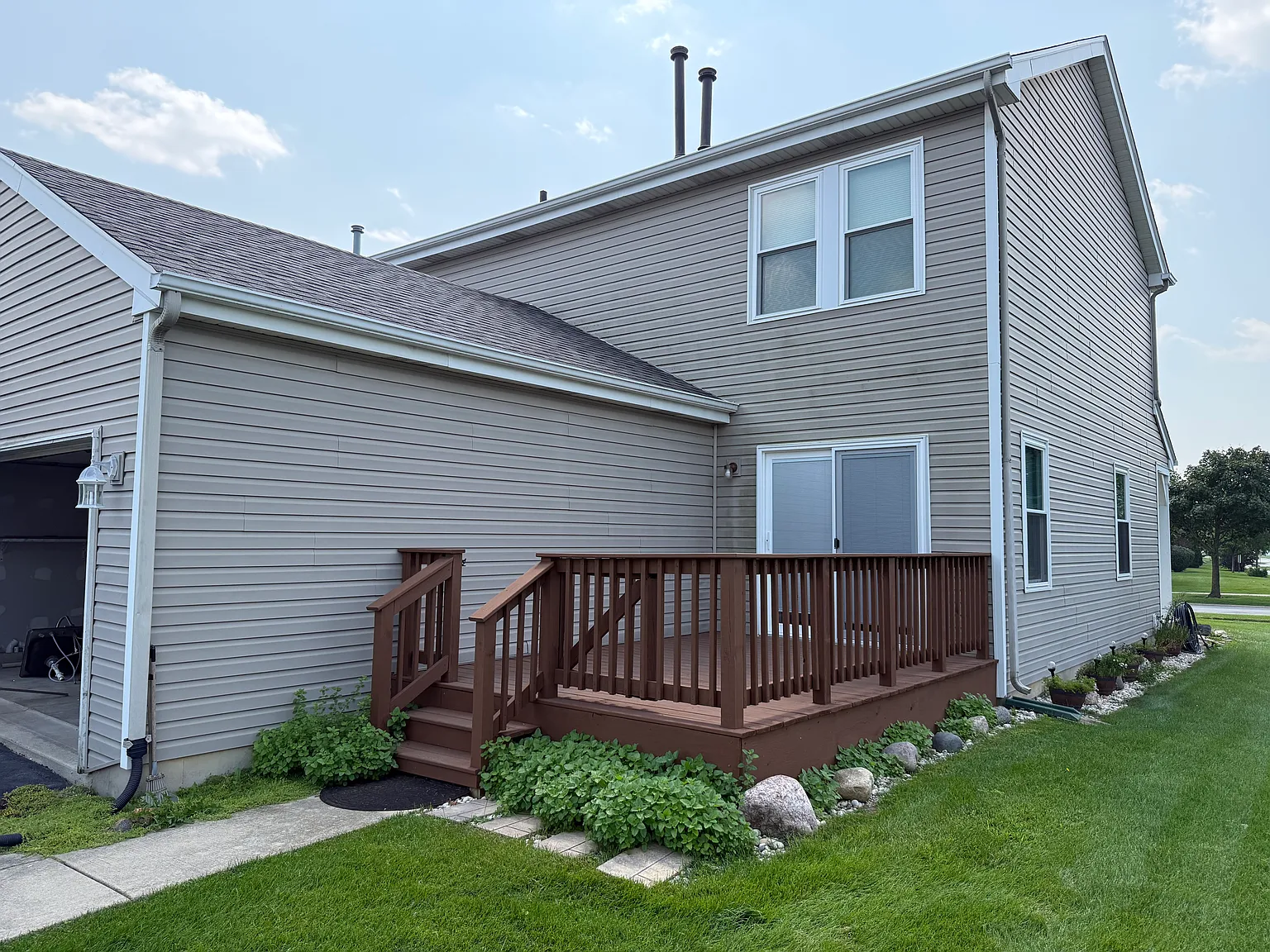 3 bed, 2.5 bath, 1600 sqft, $2,900 — Photo 2