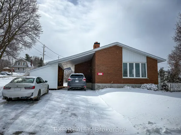 934 Raglan St S, Renfrew, ON K7V 1S4