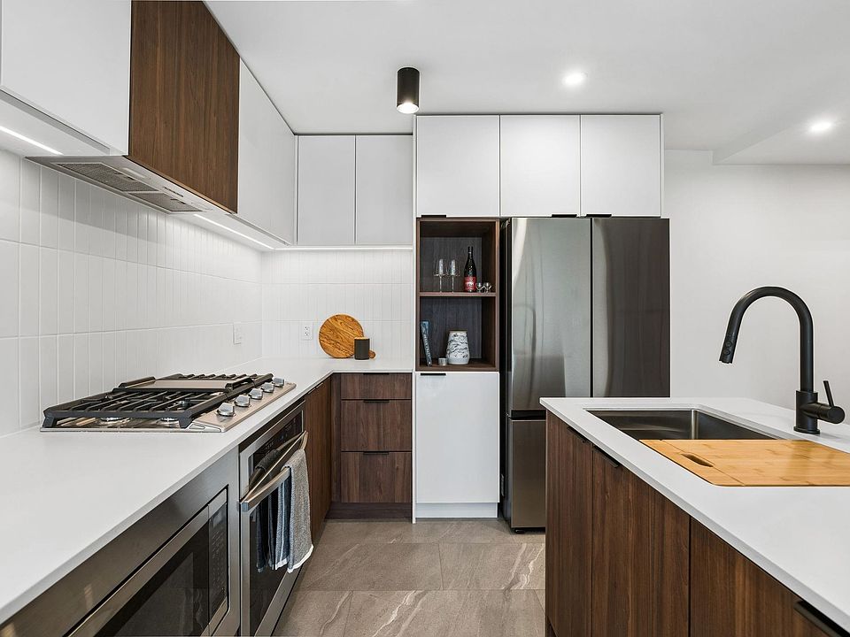 1st image of 623 Kemsley Ave #206