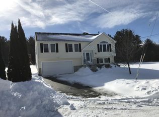 186 Oakham Rd, Barre, MA 01005