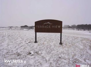 722 Terrace View Dr, Hickman, NE 68372
