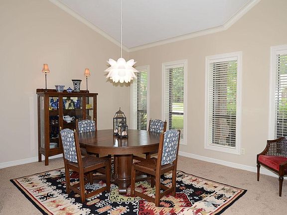 4th image of 2007 Seven Maples Dr
