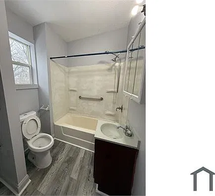 3 bed, $1,300 — Photo 4