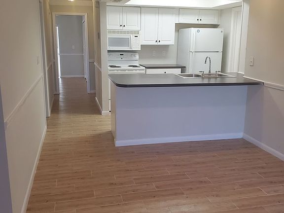 4th image of 3111 SW Santa Barbara Pl