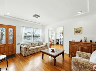 6549 Teesdale Ave, North Hollywood, CA 91606