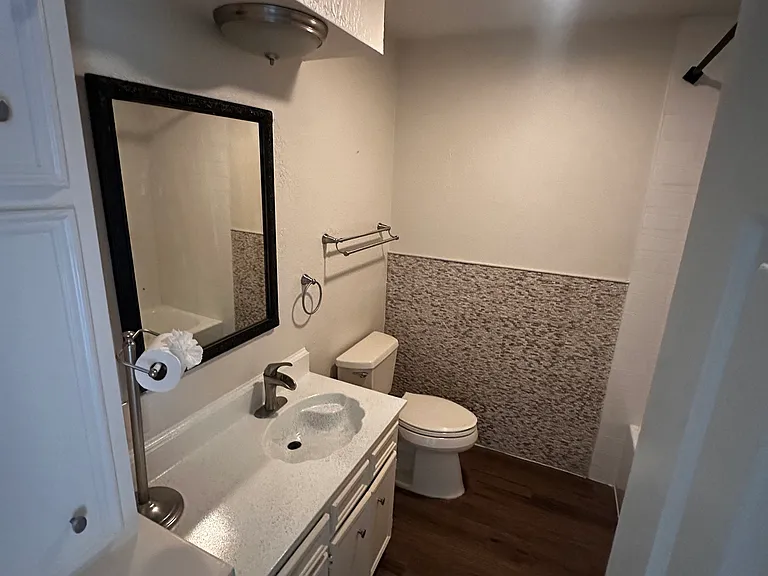 2724 Southpark Ln — Photo 9