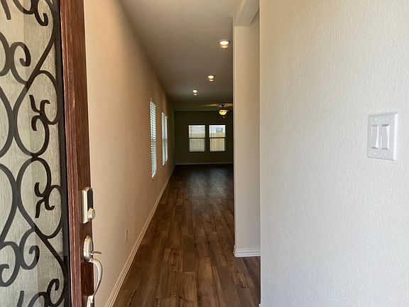 3rd image of 114 Mountain Meadow Ln
