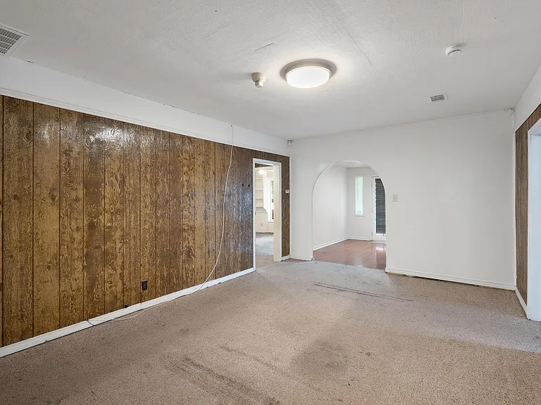 4616 E Cesar Chavez St — Photo 9