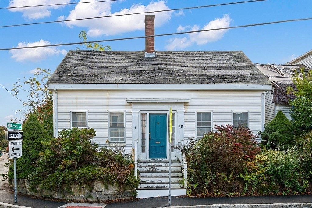 35 School St, Manchester, MA 01944 Zillow