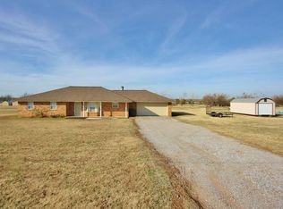 513 SE Chisholm Trail Rd, Minco, OK 73059