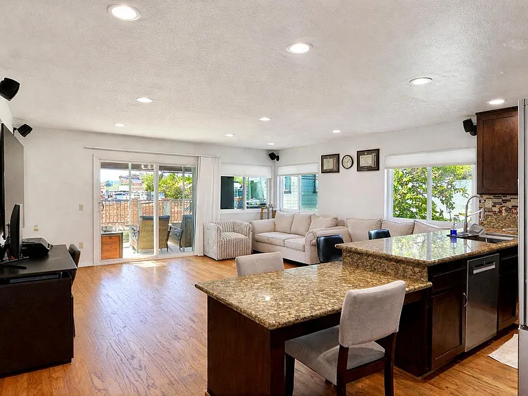 11493 Lev Ave — Photo 17