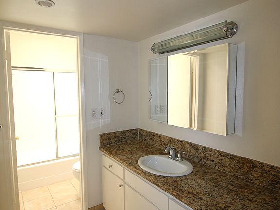 5th image of 19229 Nordhoff St #37A