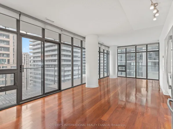 33 Charles St E #1611, Toronto, ON M4Y 0A2