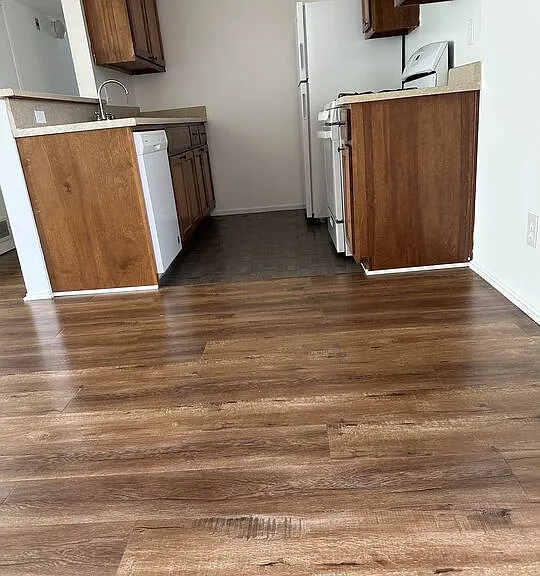 710 Crenshaw Blvd #201 — Photo 4
