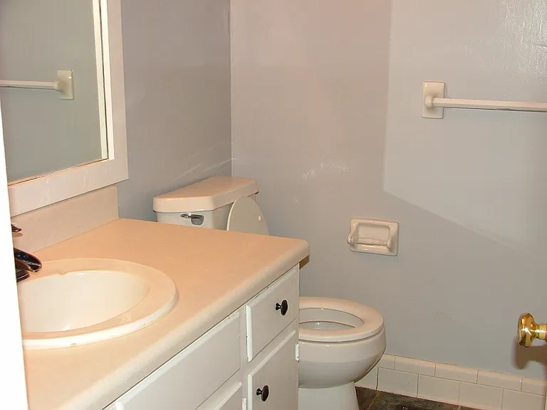 1534 Westwood Dr — Photo 6