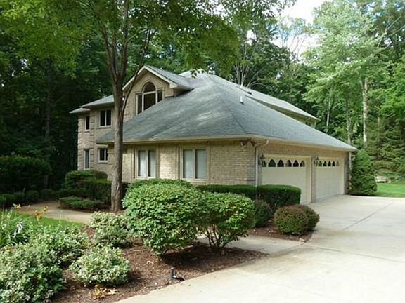 3rd image of 2488 Rocky Top Ct