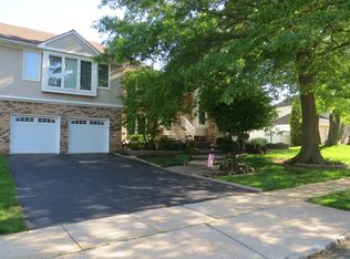 4 Palace Pl, Freehold, NJ 07728