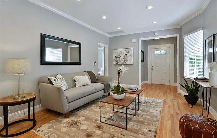 3 bed, 1200 sqft, $3,495 — Photo 2