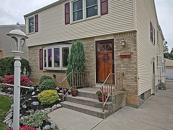 2nd image of 234 Abbington Ave