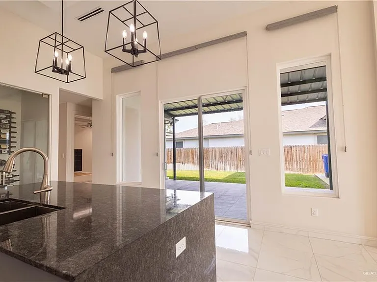 3808 Wisteria Ave — Photo 13