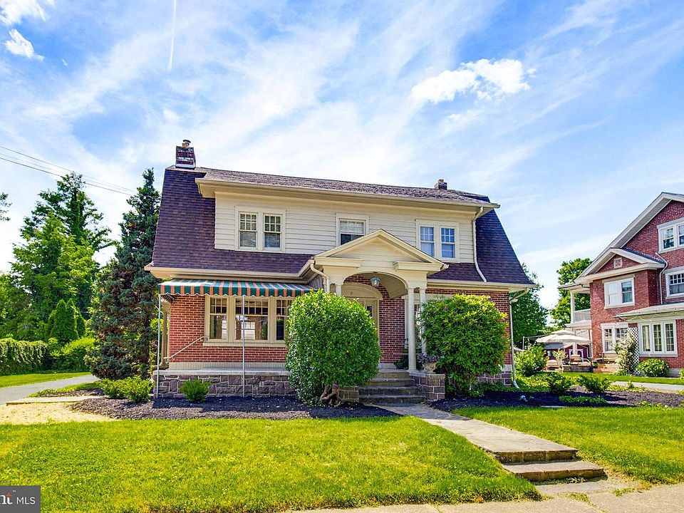 1st image of 8 Mayfield Dr