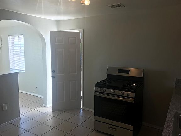 3rd image of 4113 S 9th Ave