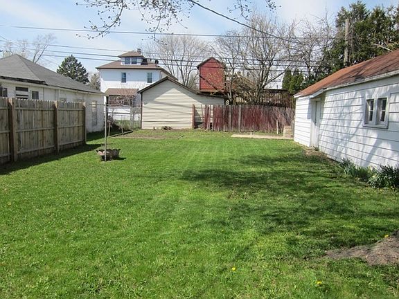 5th image of 1106 N Butrick St