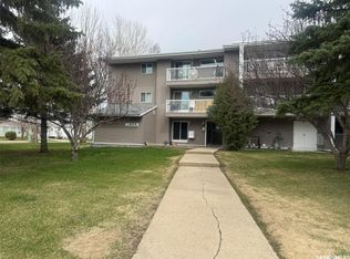 1808 Eaglesham Ave #207, Weyburn, SK S4H3A8