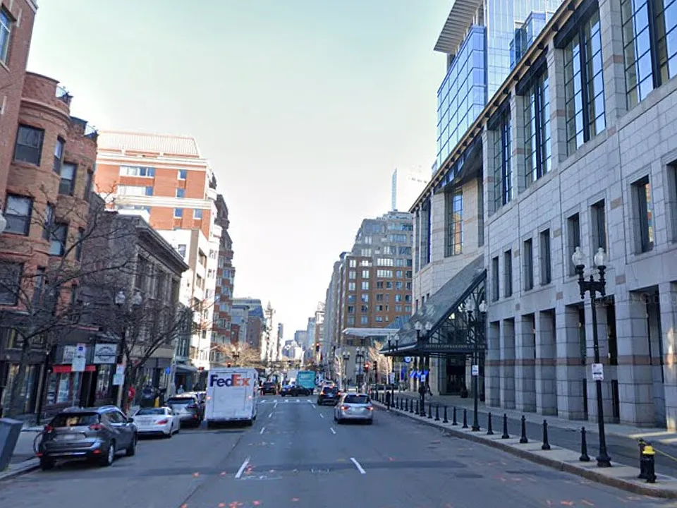913 Boylston St #8