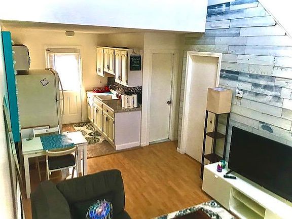 2nd image of 534 Woodward Ave #1