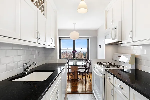 Rented by Corcoran | media 20