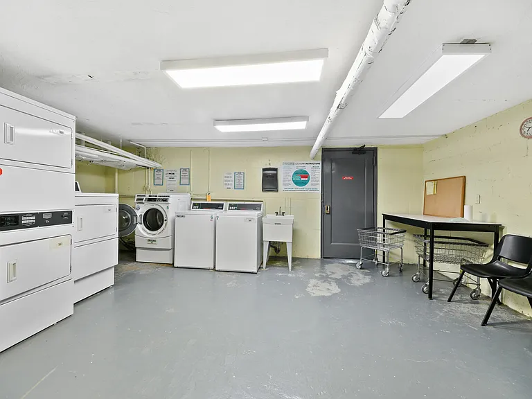 79 N Broadway #E — Photo 13
