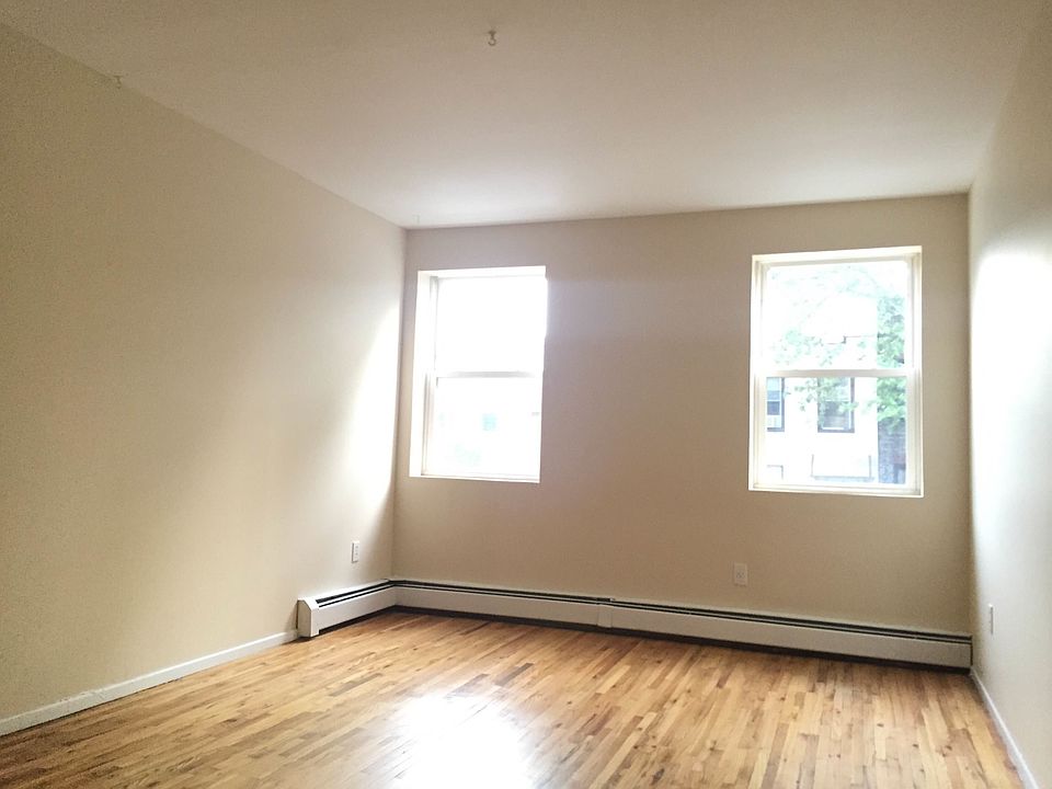 2nd image of 545 17th St APT 1