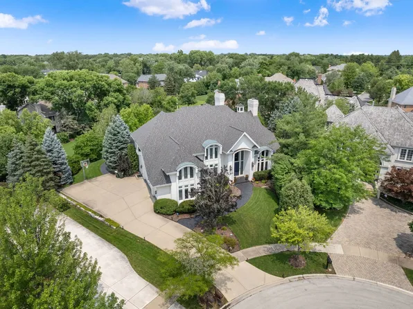9 Clubside Ct, Burr Ridge, IL 60527
