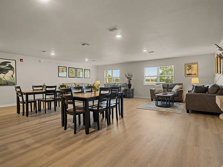 Spanish Moss Eco Apartments — Photo 25