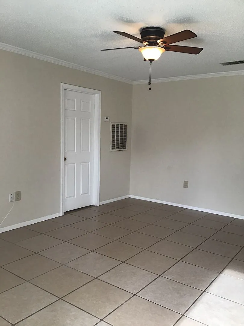 8566 Leake Ave — Photo 2